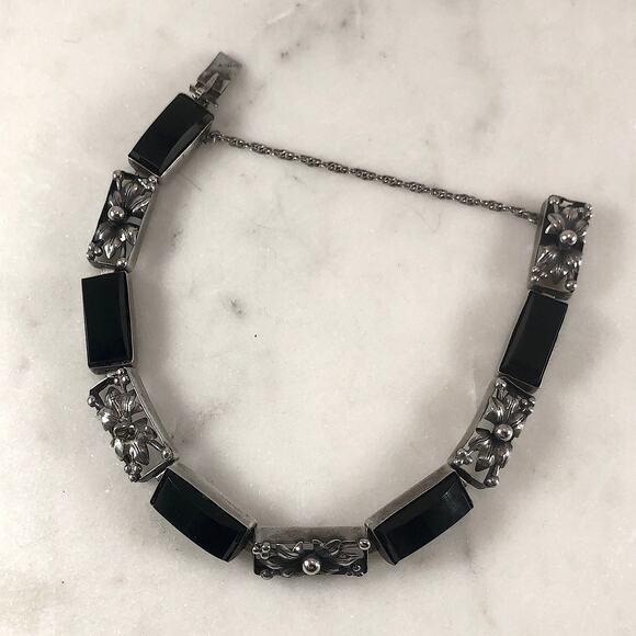 Antique Sterling Silver Link Onyx Bracelet, Flowers - Picture 5 of 11